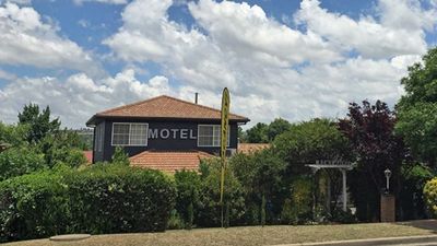 White Lanterns Motel