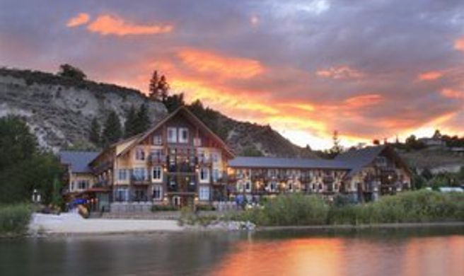 Summerland Waterfront Resort & Spa Exterior