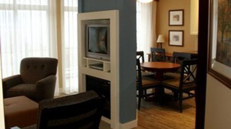 Summerland Waterfront Resort & Spa Suite