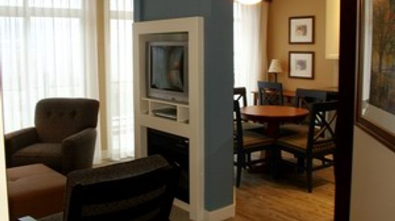 <b>Summerland Waterfront Resort & Spa Suite</b>