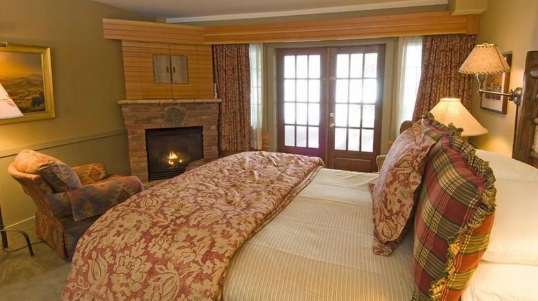 <b>Mill Falls Resort Collection at the Lake Room</b>