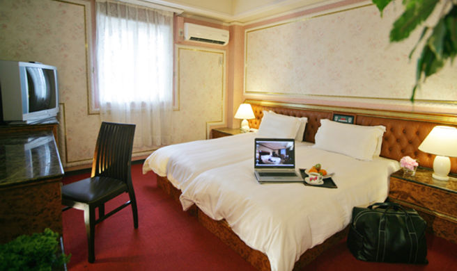 Baron's Hot-Spring Hotel Room
