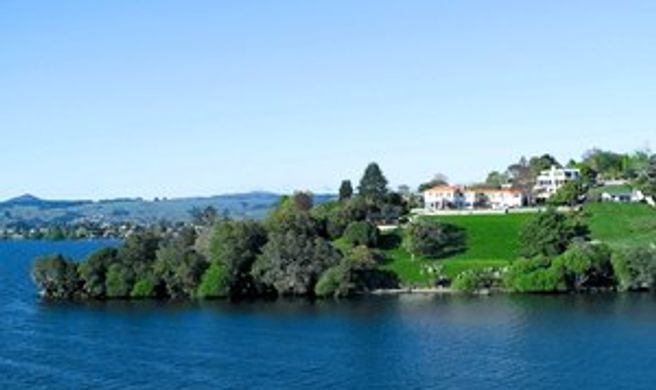 On the Point - Lake Rotorua Exterior