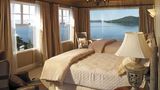 <b>On the Point - Lake Rotorua Suite</b>