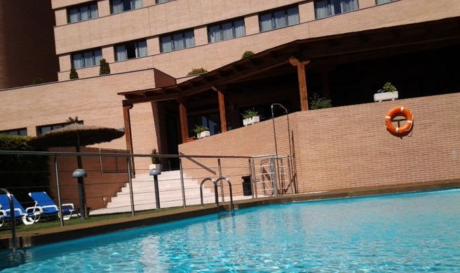 Reston Valdemoro Pool