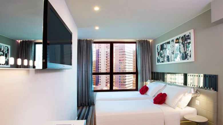 <b>Dash Living On Hollywood Room</b>