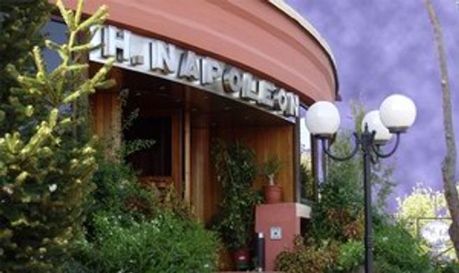 Hotel Napoleon Exterior