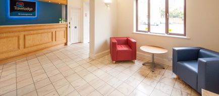Travelodge Bromsgrove Lobby