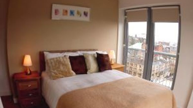 City Apartments Glasgow Room