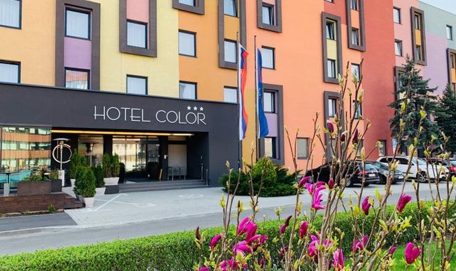 Hotel Color Exterior