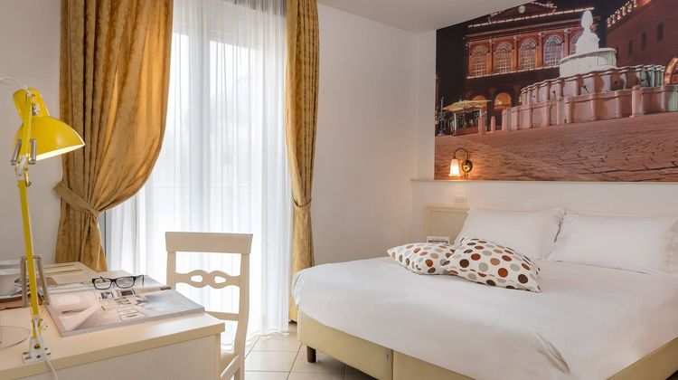 Sovrana Hotel Room
