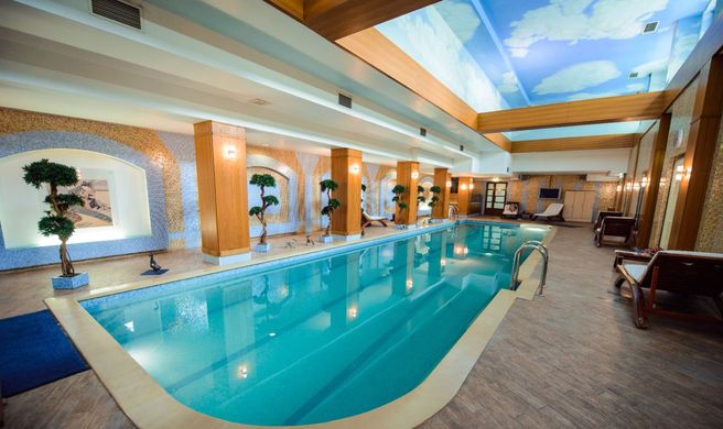 Ambassador Hotel Pool