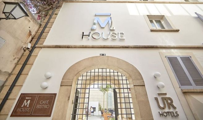 MHOUSE Hotel Exterior