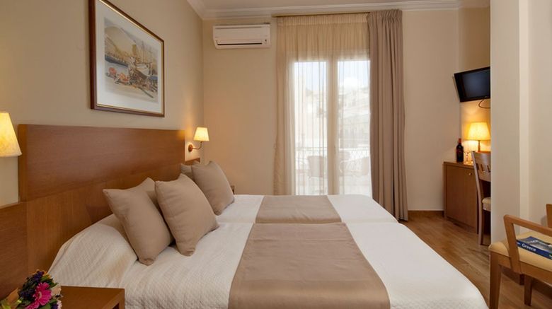<b>Athos Hotel Room</b>