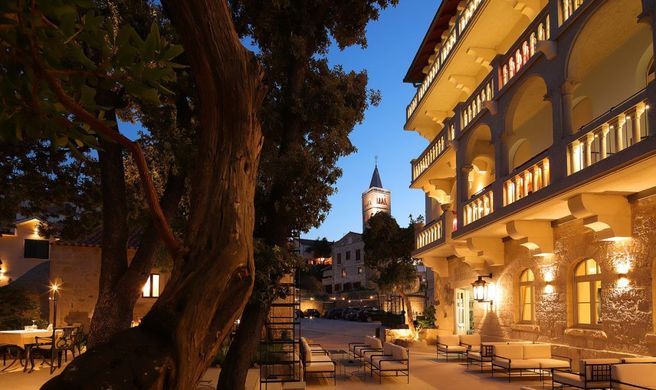 Arbiana Hotel Exterior