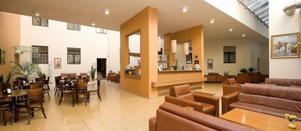 City Hotel TEATER Lobby