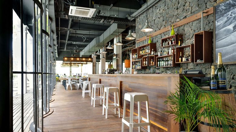 <b>The Ravenala Attitude Hotel Bar/Lounge</b> <b>The Ravenala Attitude Hotel Bar/Lounge</b>