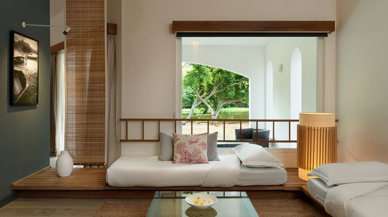 <b>The Ravenala Attitude Hotel Suite</b> <b>The Ravenala Attitude Hotel Suite</b>