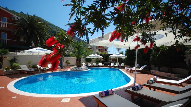 <b>Hotel Max Prestige Pool</b>