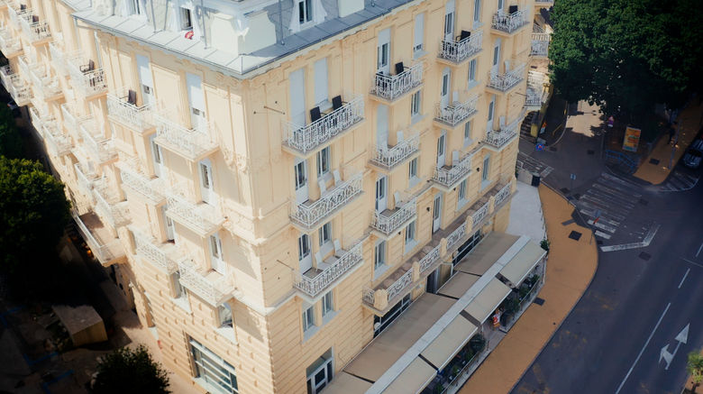 Hotel Bristol Exterior