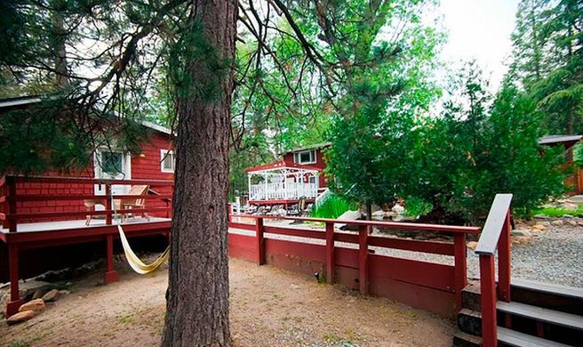 Silver Pines Lodge Exterior