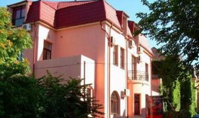 Suter Palace Exterior