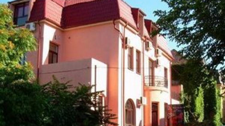 Suter Palace Exterior
