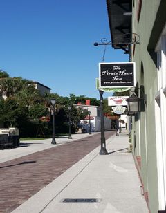 Pirate Haus Inn
