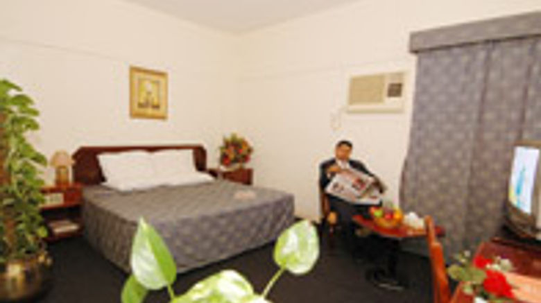 <b>Grand Hotel Room</b>