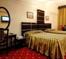 Metropolitan Hotel Room