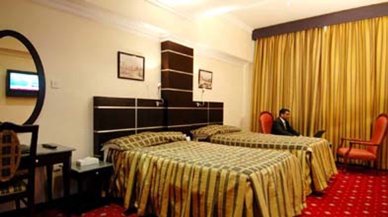 <b>Metropolitan Hotel Room</b>