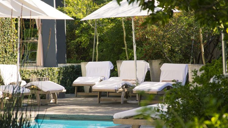 Kensington Place Pool