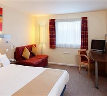 Holiday Inn Express Cardiff Airport Room