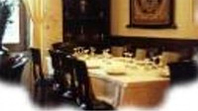 <b>Holiday Residence Banquet</b>