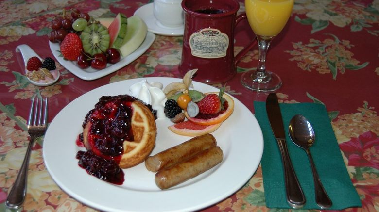 <b>Lady Macdonald Country Inn Restaurant</b>