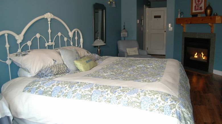 <b>Lady Macdonald Country Inn Room</b>