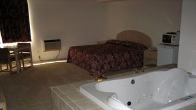 Eagles Nest Hotel & Conference Center Suite