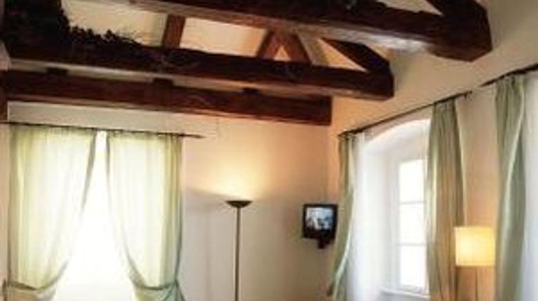 <b>Lippert Hotel Room</b>