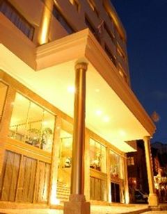 Kenton Palace Hotel