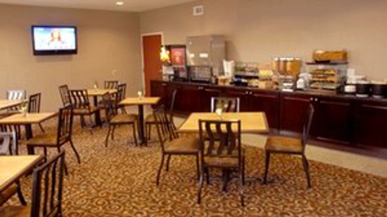 <b>Country Inn & Suites Canton Restaurant</b>