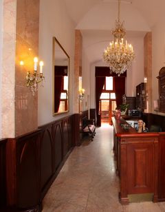 King Charles Boutique Hotel Residence