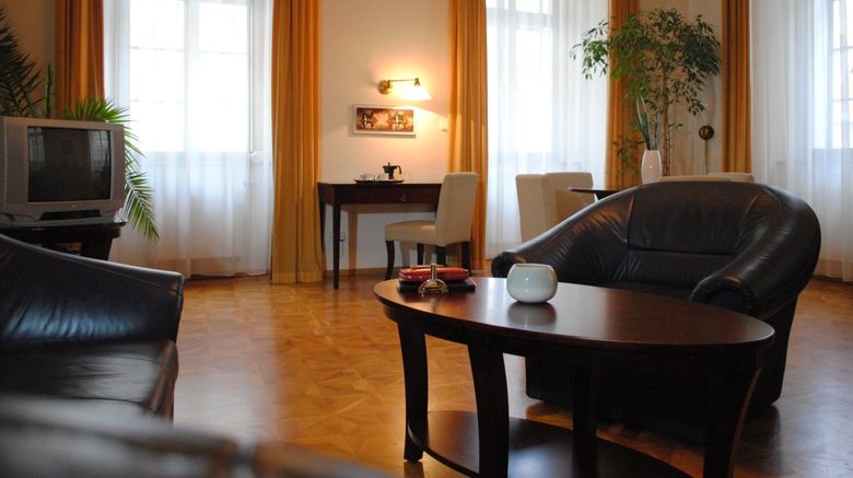 <b>Lokal Inn Suite</b>