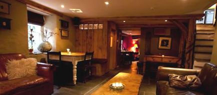 Llys Meddyg Bar/Lounge