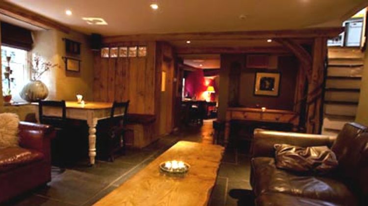Llys Meddyg Bar/Lounge