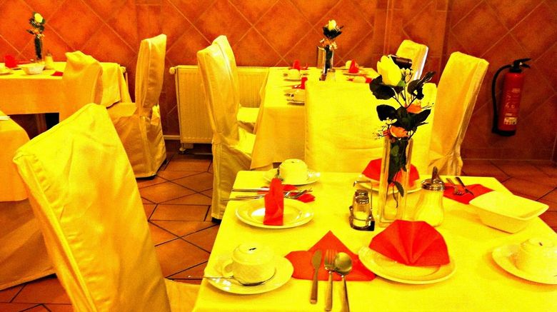 <b>City Hotel West Restaurant</b>
