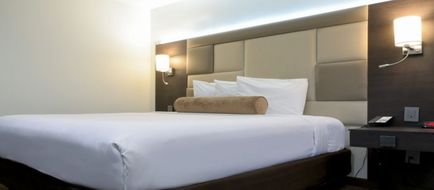 Hotel Xilo Glendale Room