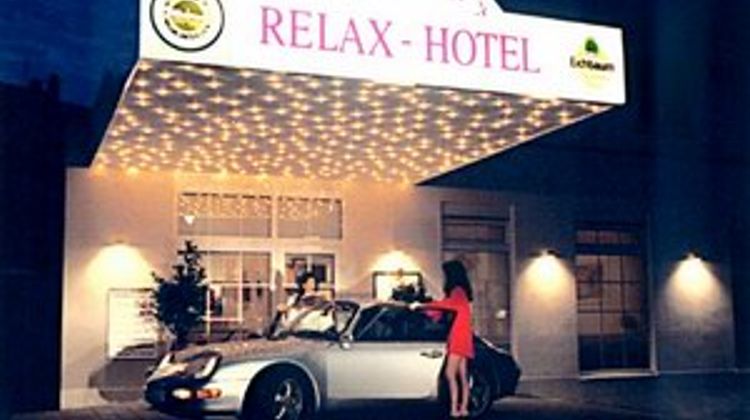 Relax Hotel Exterior