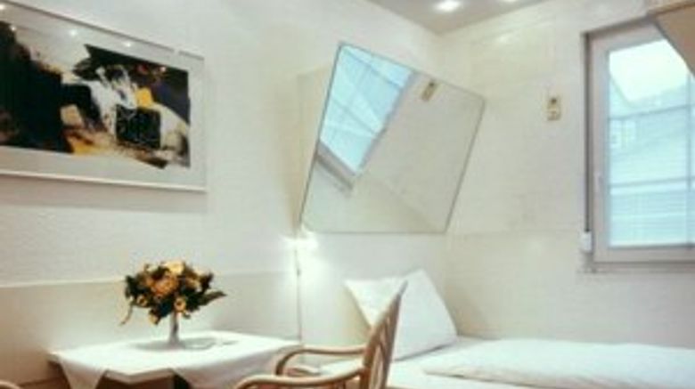 <b>Relax Hotel Room</b>
