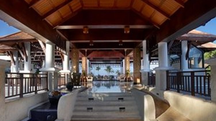 Rawi Warin Resort & Spa Lobby