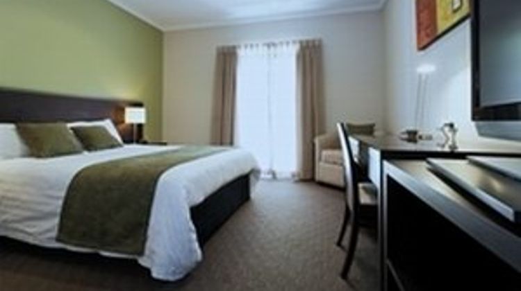Frome Apartments Room